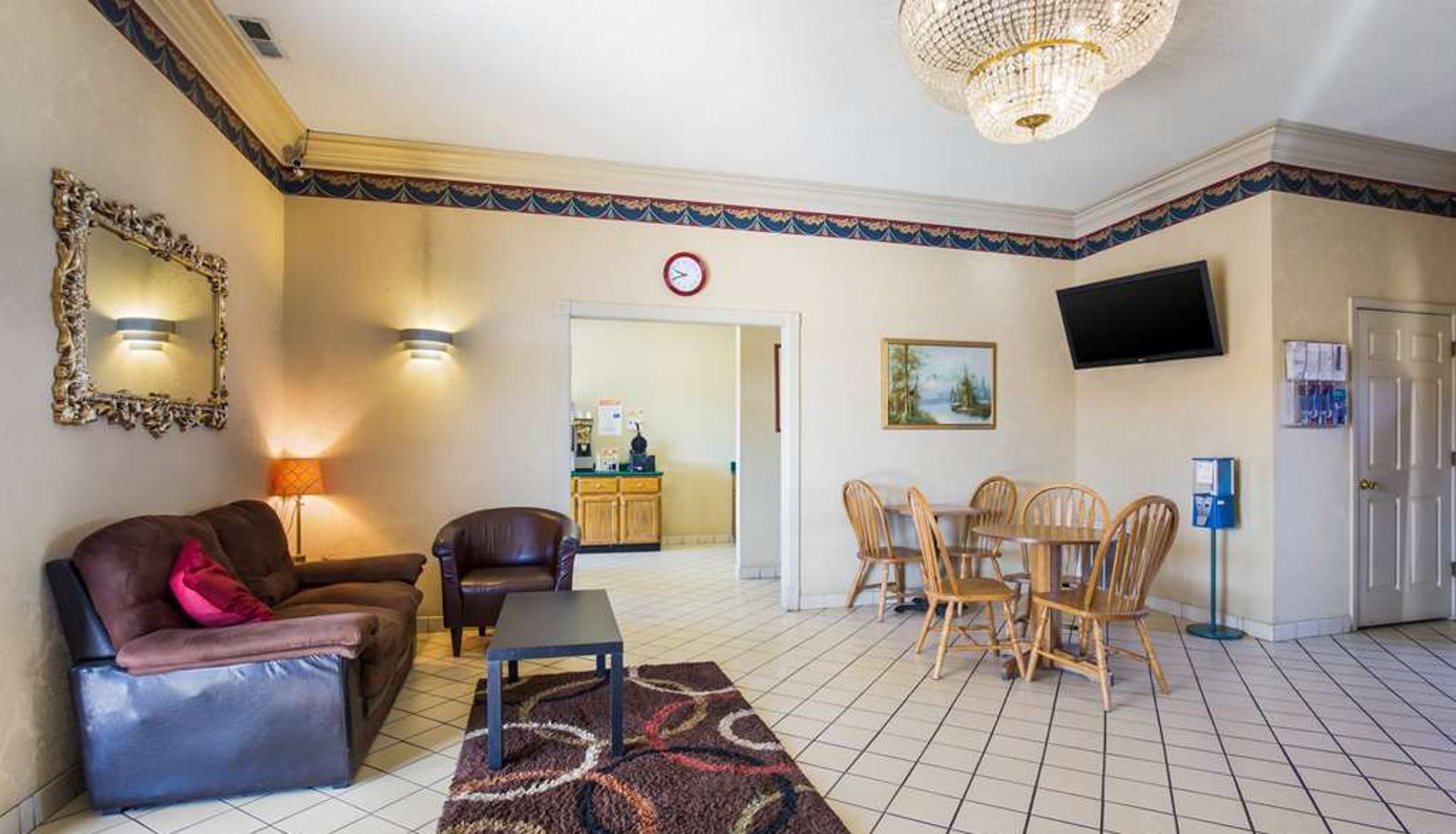 Hall - Econo Lodge