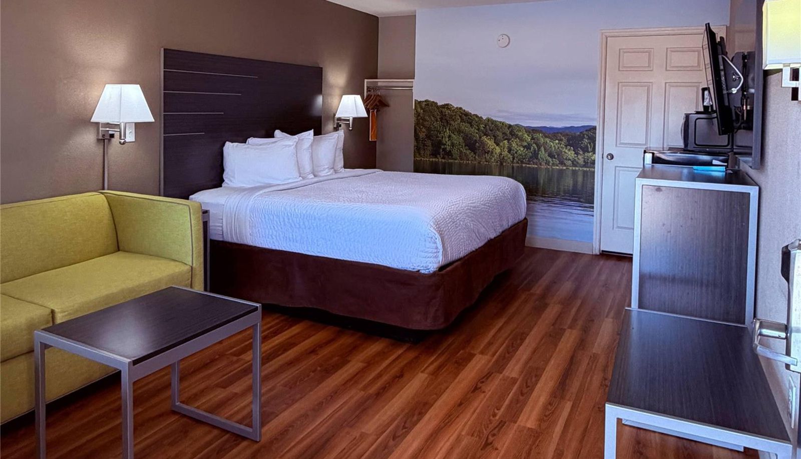 Zimmer - Clarion Pointe Athens I-65