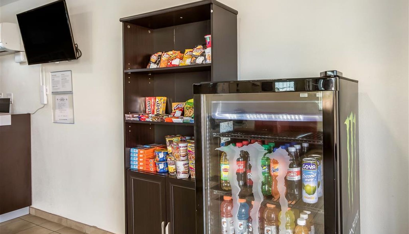 Interior view - Studio 6 Huntsville TX