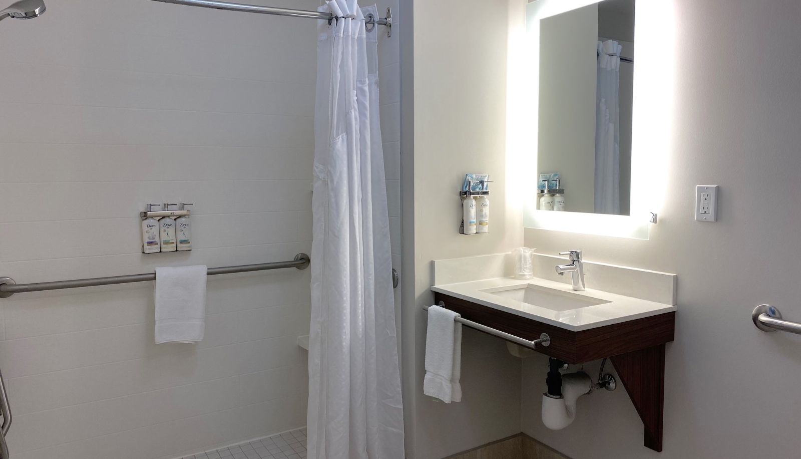 Room - Holiday Inn Express & Suites COURTENAY - COMOX by IHG