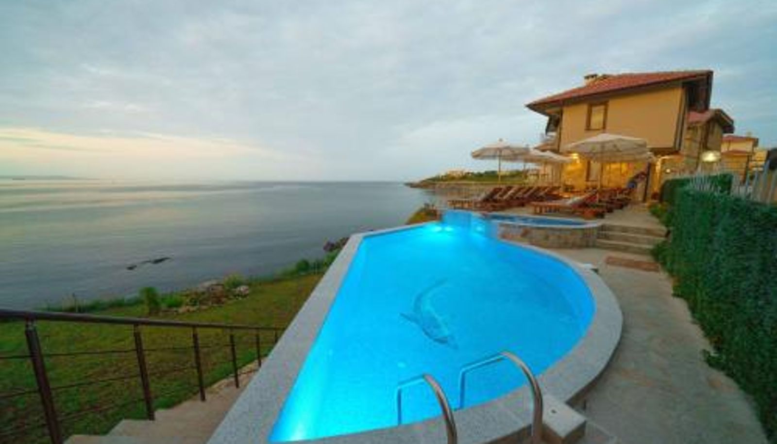 Info - DOLPHIN BAY BOUTIQUE COMPLEX Sozopol