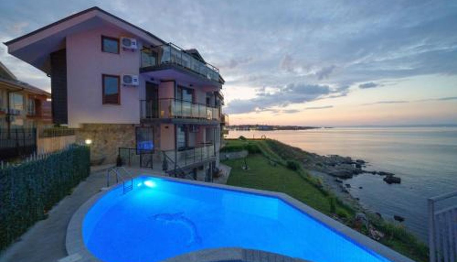 Info - DOLPHIN BAY BOUTIQUE COMPLEX Sozopol