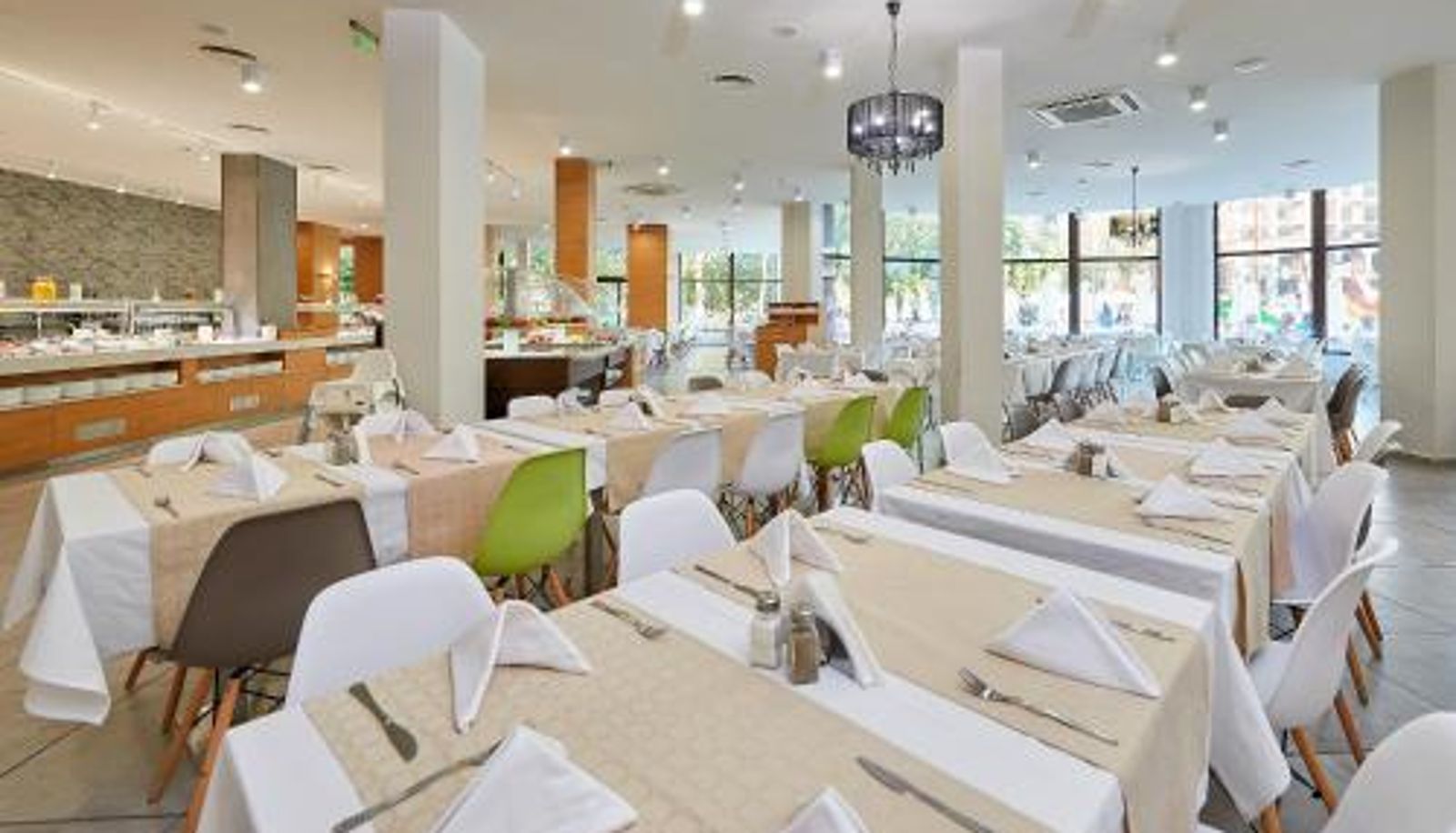 Ontbijtzaal in het restaurant - Hotel Laguna Park & Aqua Club - All Inclusive