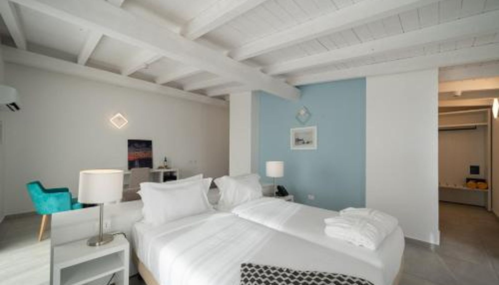 Info - Oasis White Hotel