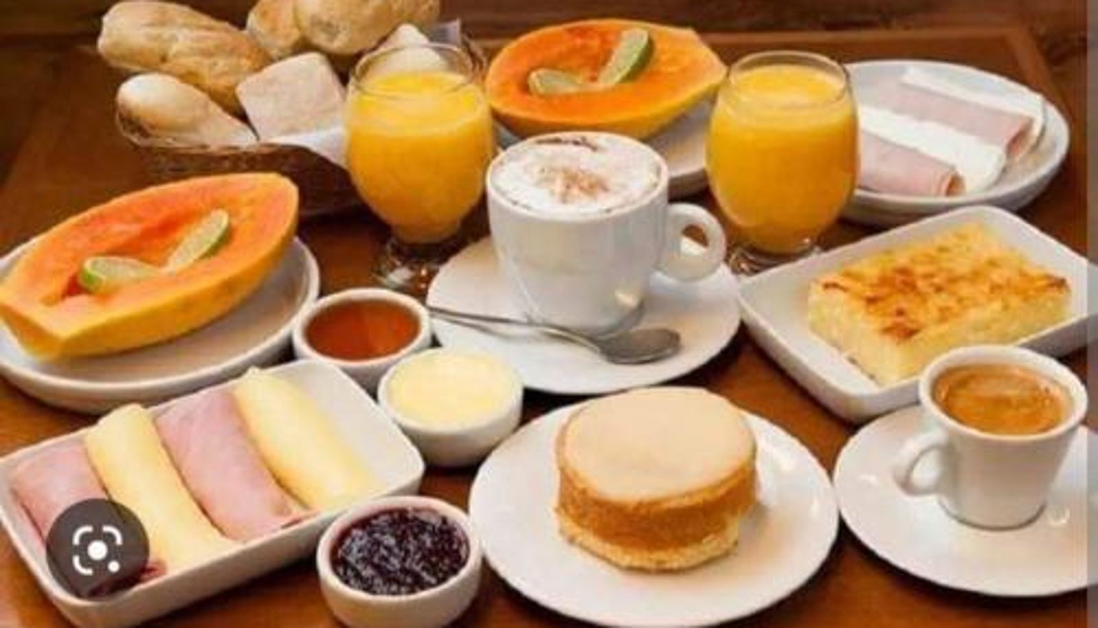Frühstücksraum innerhalb des Restaurants - Splanada poilon