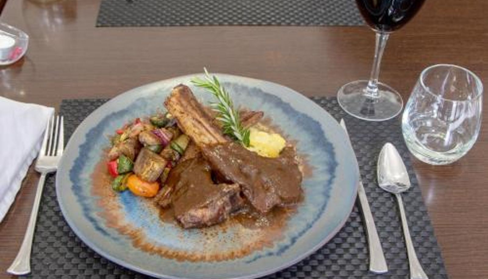 Frühstücksraum innerhalb des Restaurants - MyPond Stenden Hotel