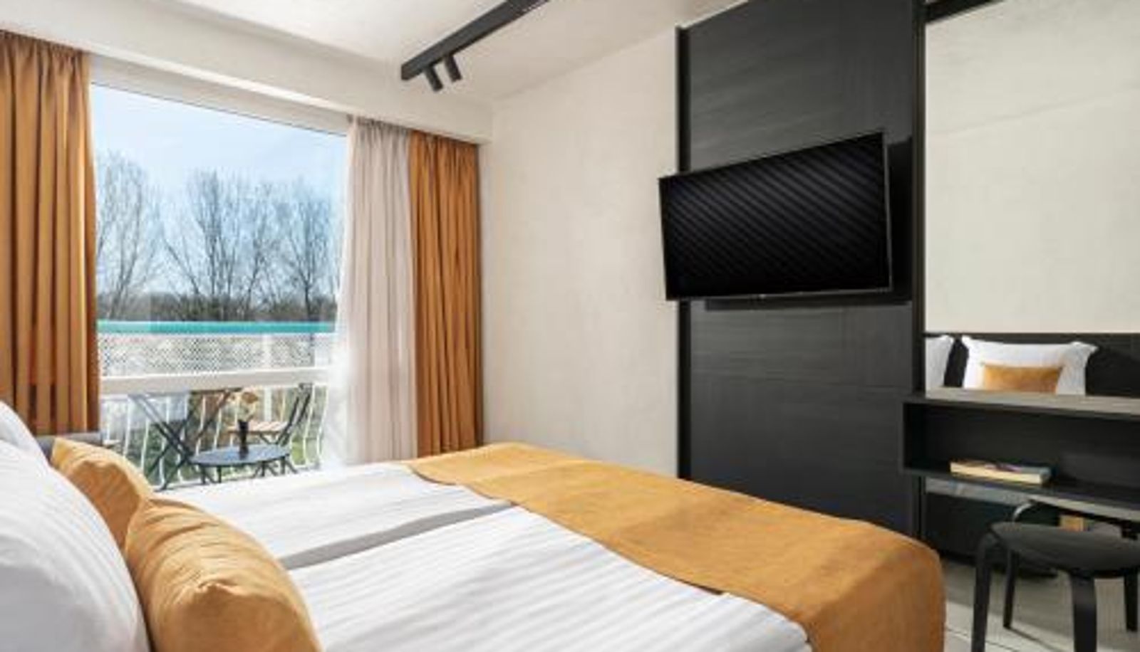 Room - Zefir Hotel