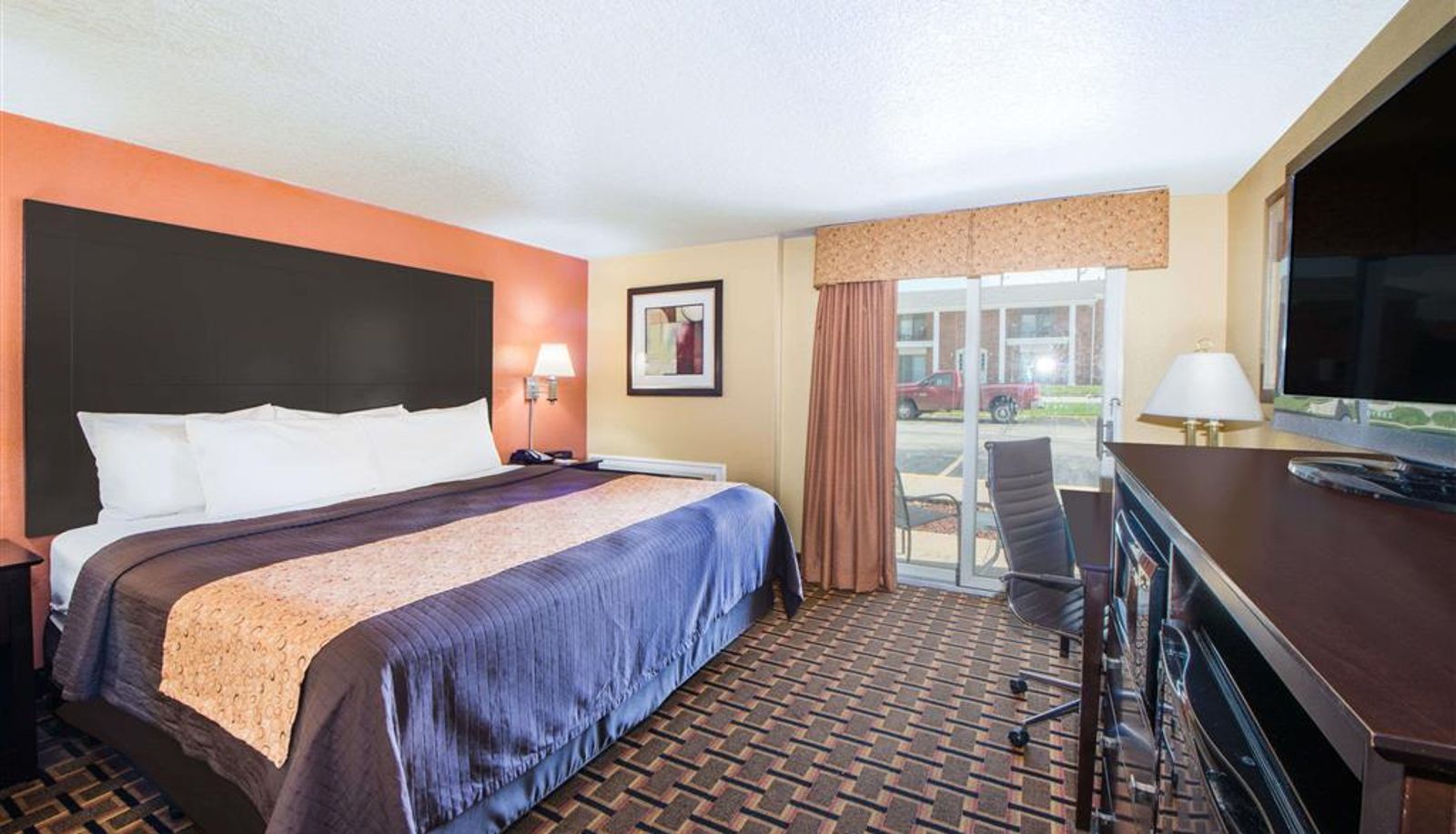 Room - Days Inn by Wyndham Joplin
