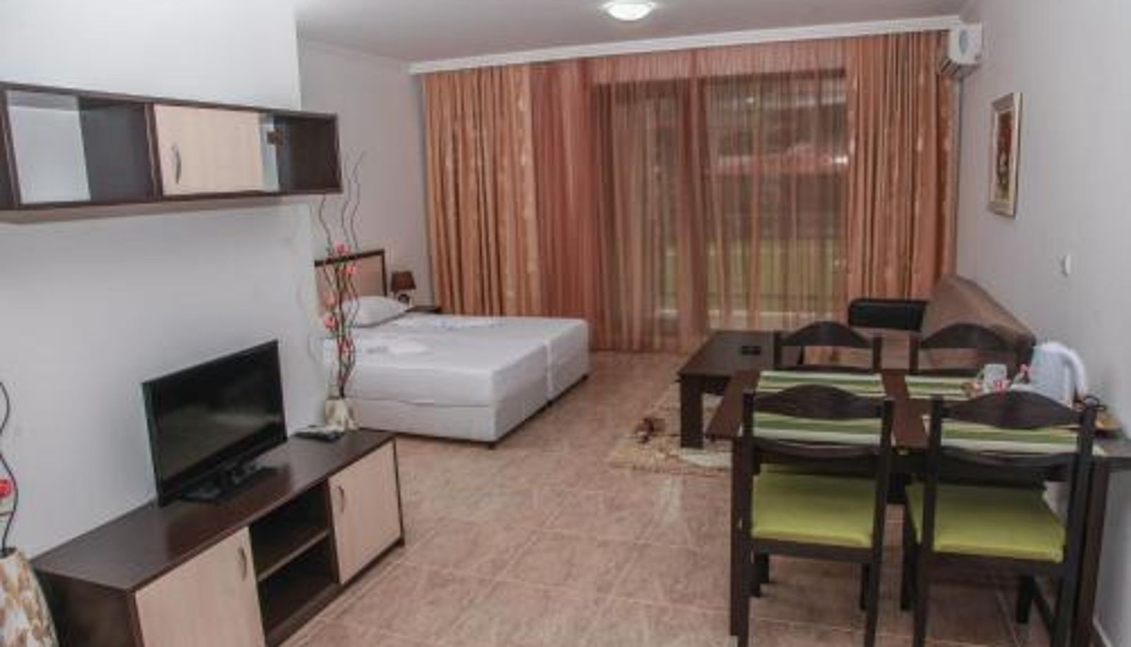 Dreibettzimmer - OLYMP Apart-Complex