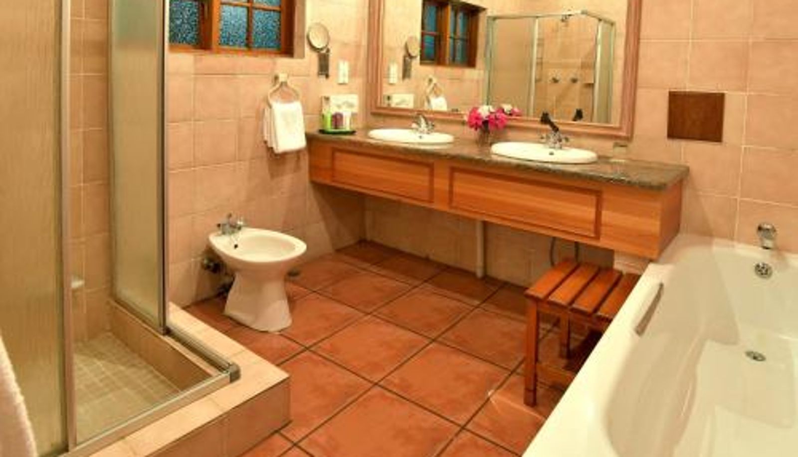 Bathroom - Tzaneen Coach House Hotel & Spa