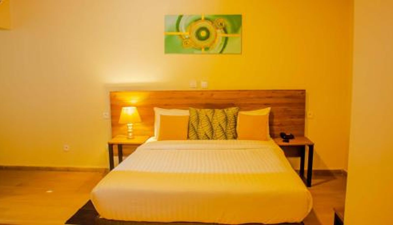 Frühstücksraum innerhalb des Restaurants - BLUEBAY HOTEL ABIDJAN
