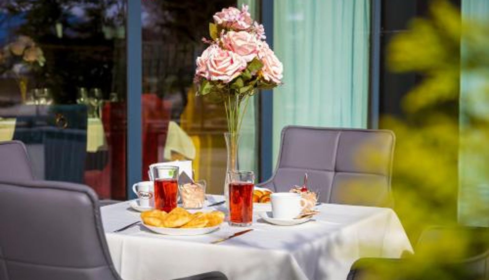 Frühstücksraum innerhalb des Restaurants - Hotel Urban