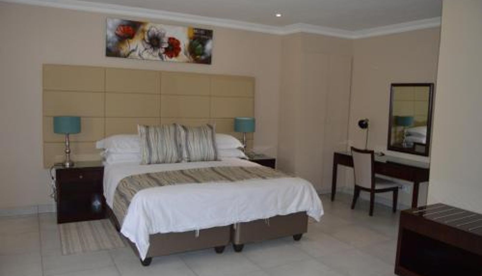 Familienzimmer - Airport Gardens Boutique Hotel