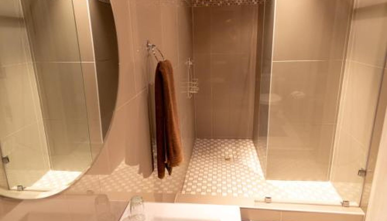 Bathroom - Out of Africa Town Lodge