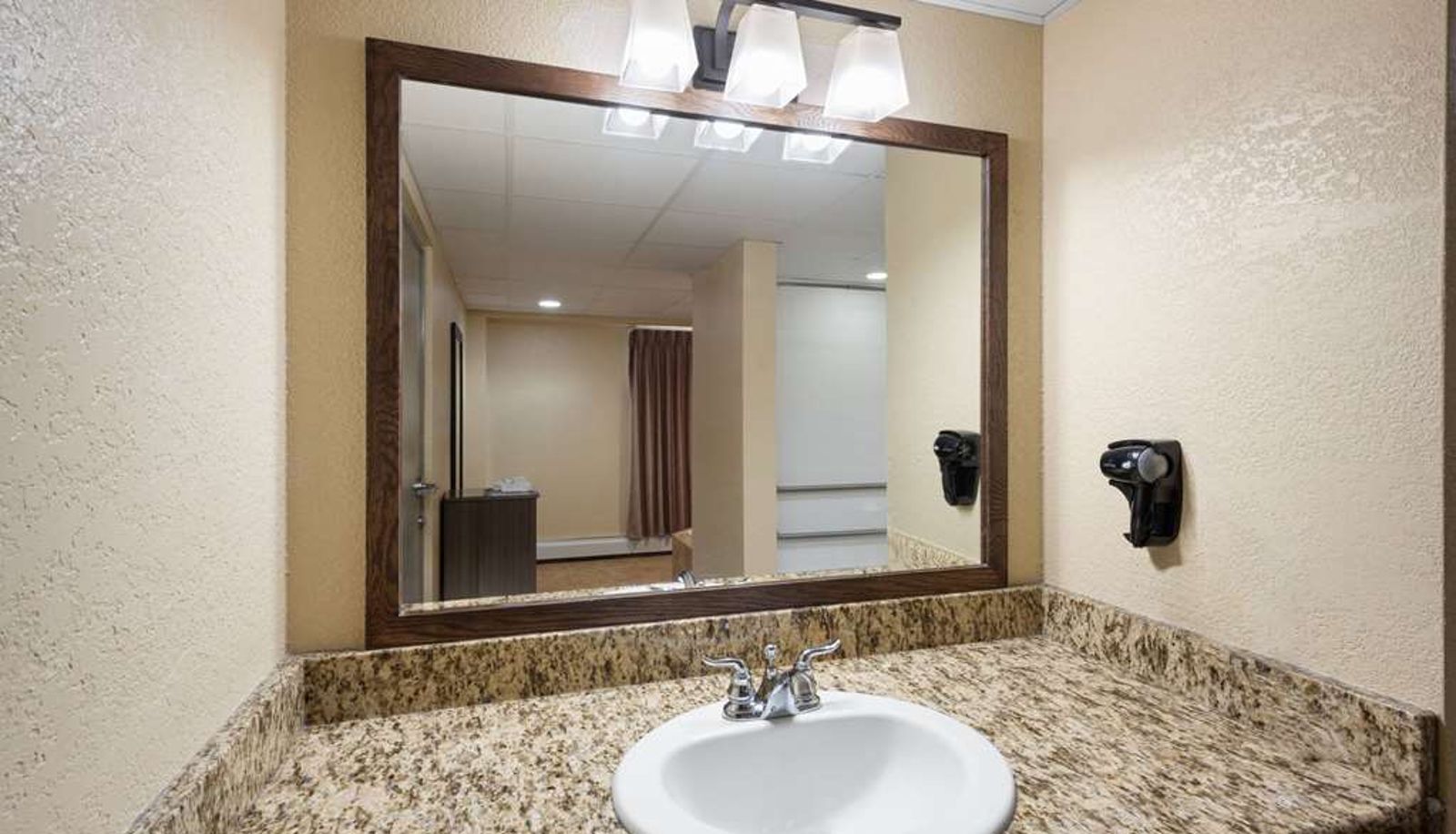 Zimmer - Days Inn & Suites by Wyndham Bozeman