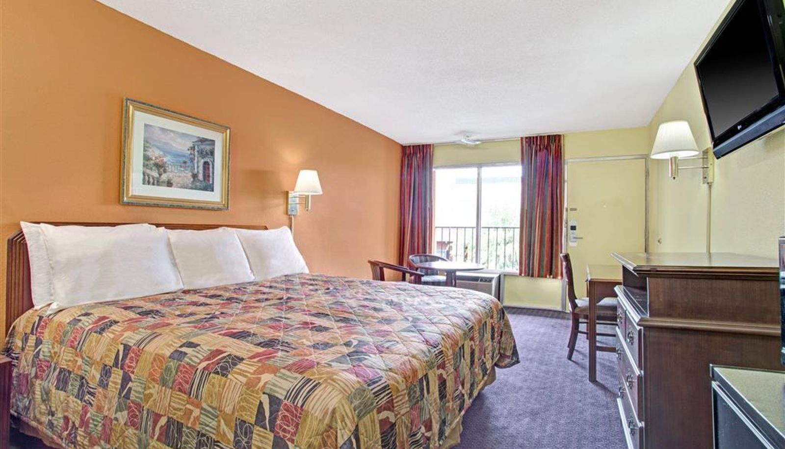 Camera - Days Inn by Wyndham Benson