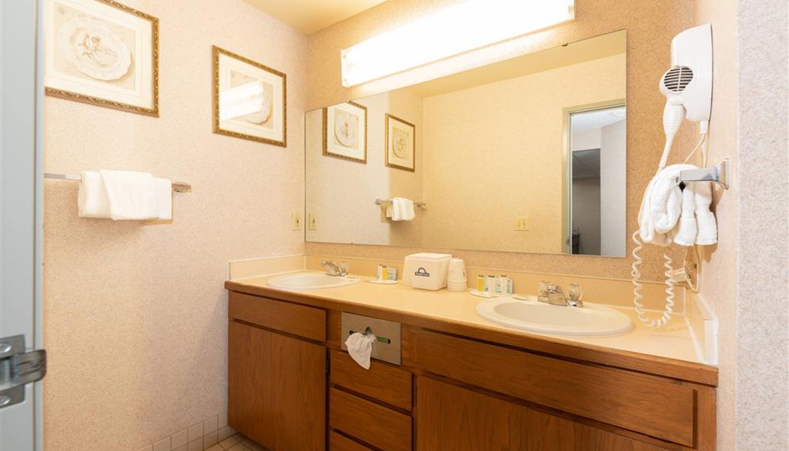 Zimmer - Days Inn by Wyndham Coeur d'Alene