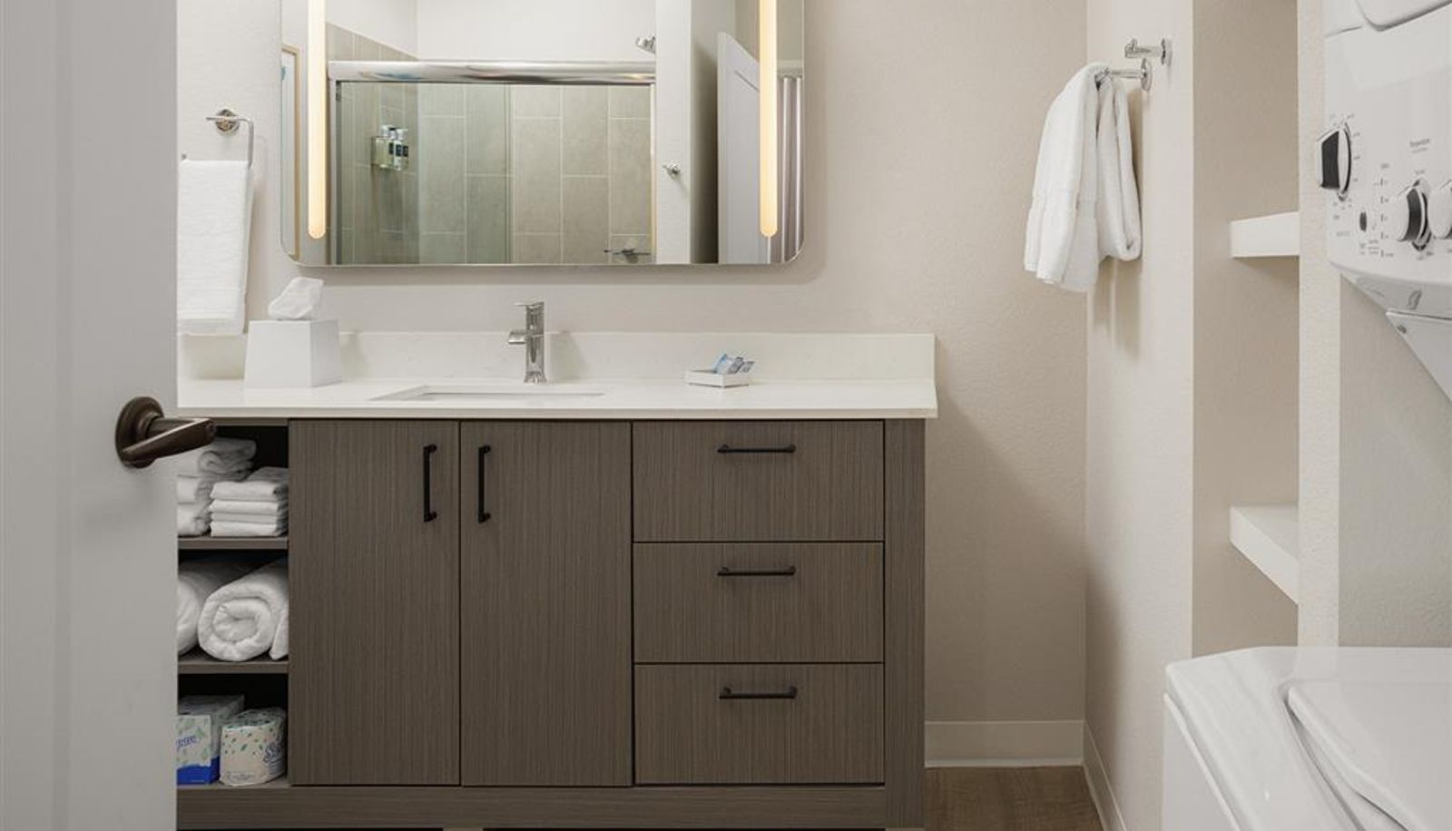 Kamer - WaterWalk Boise Meridian