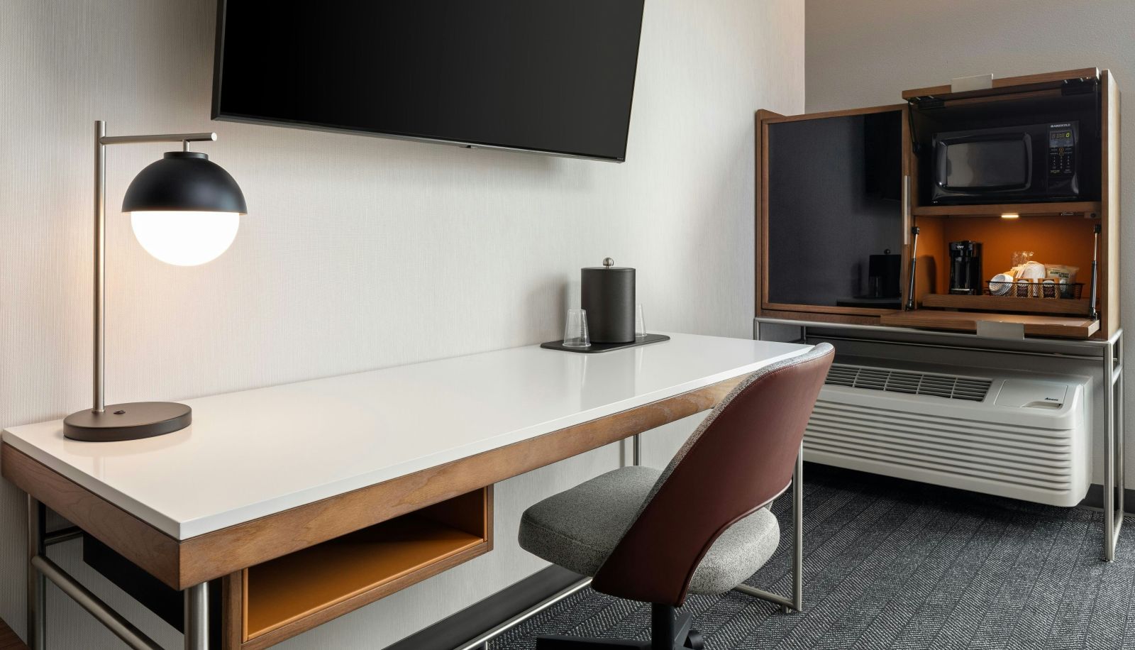 Room - Courtyard by Marriott St Paul Downtown