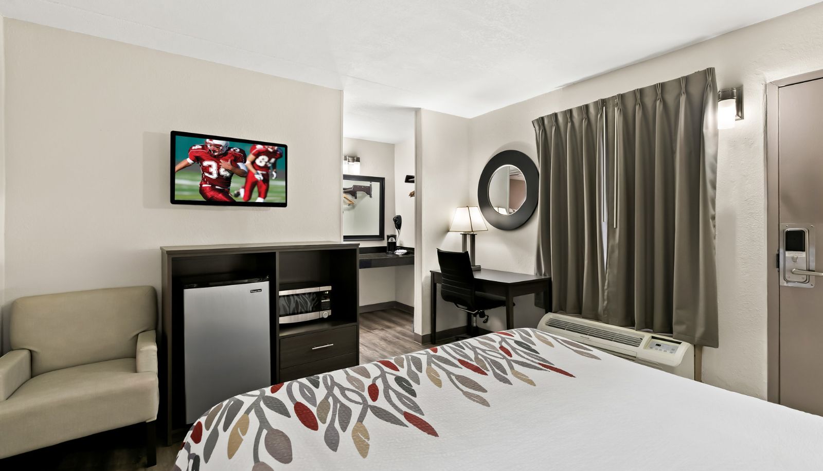 Room - Red Roof Inn & Suites Duncan