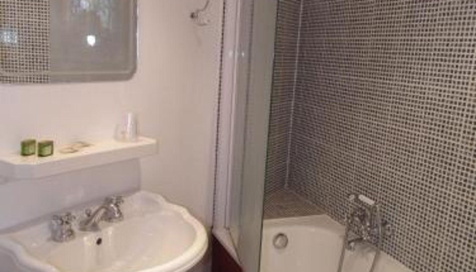Bathroom - Logis Hôtel La Chaize