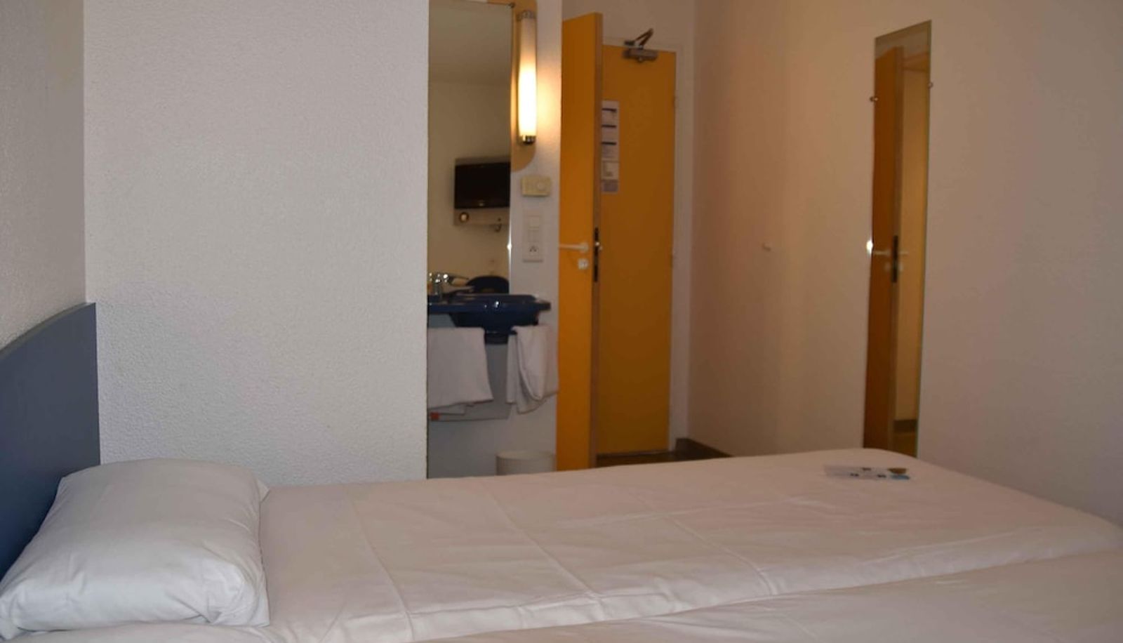Standard room - ibis budget Rochefort