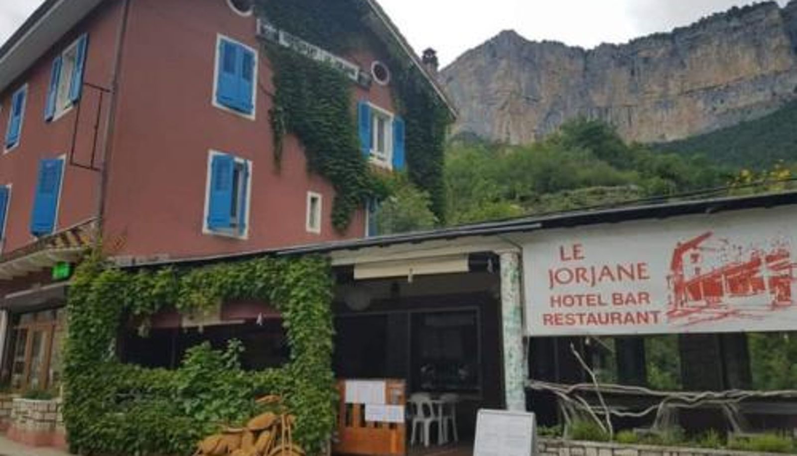 Hotel outdoor area - Le Jorjane Choranche Vercors