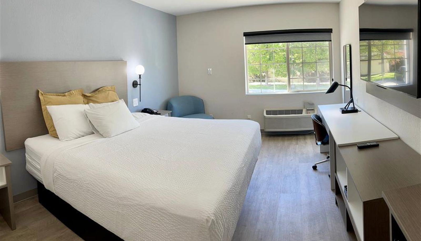 Zimmer - Days Inn by Wyndham Arlington