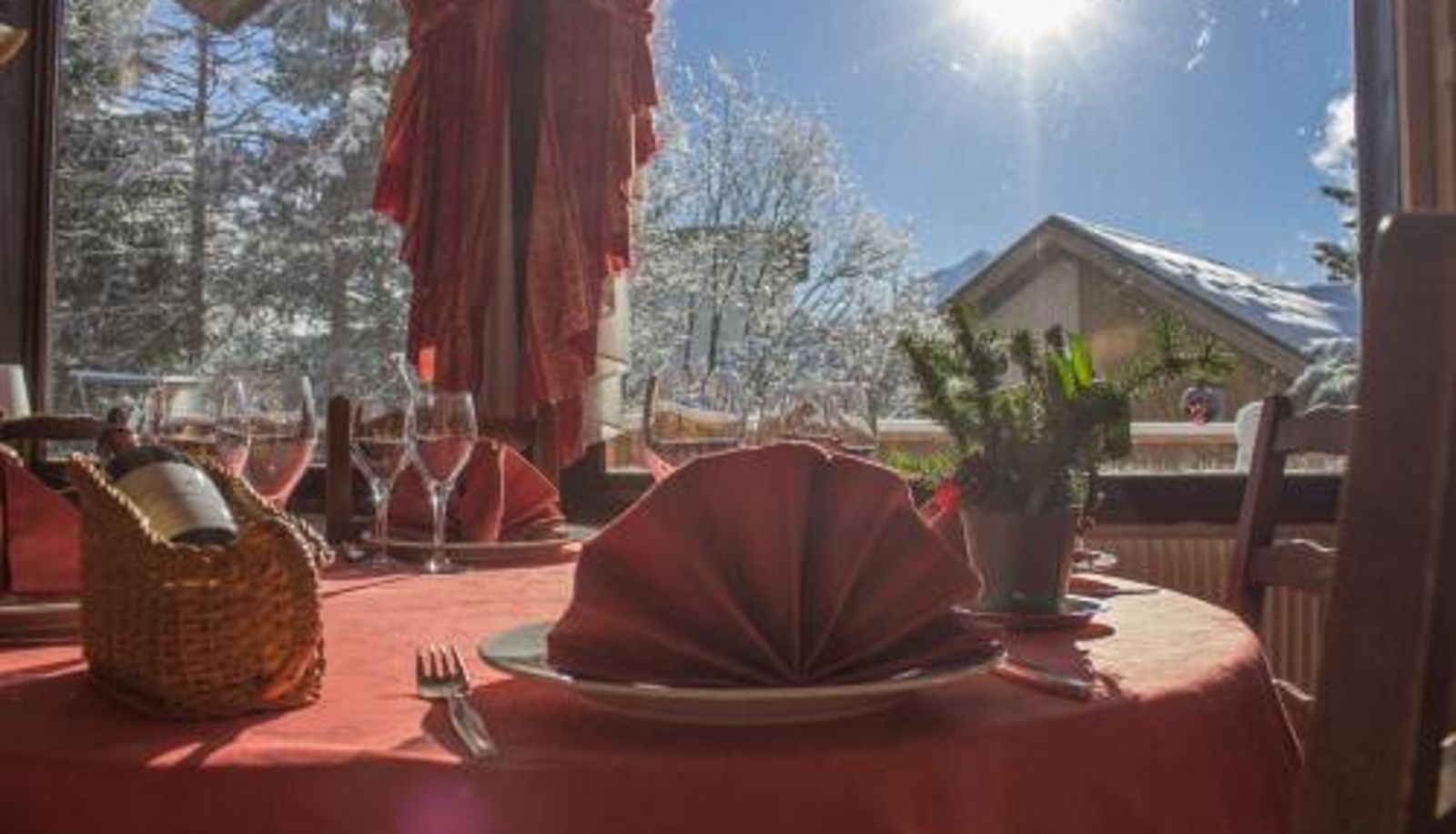 Frühstücksraum innerhalb des Restaurants - Hotel Adret