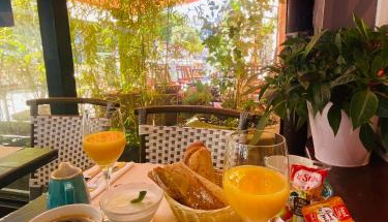 Frühstücksraum innerhalb des Restaurants - Les Cascades - Hôtel de Charme