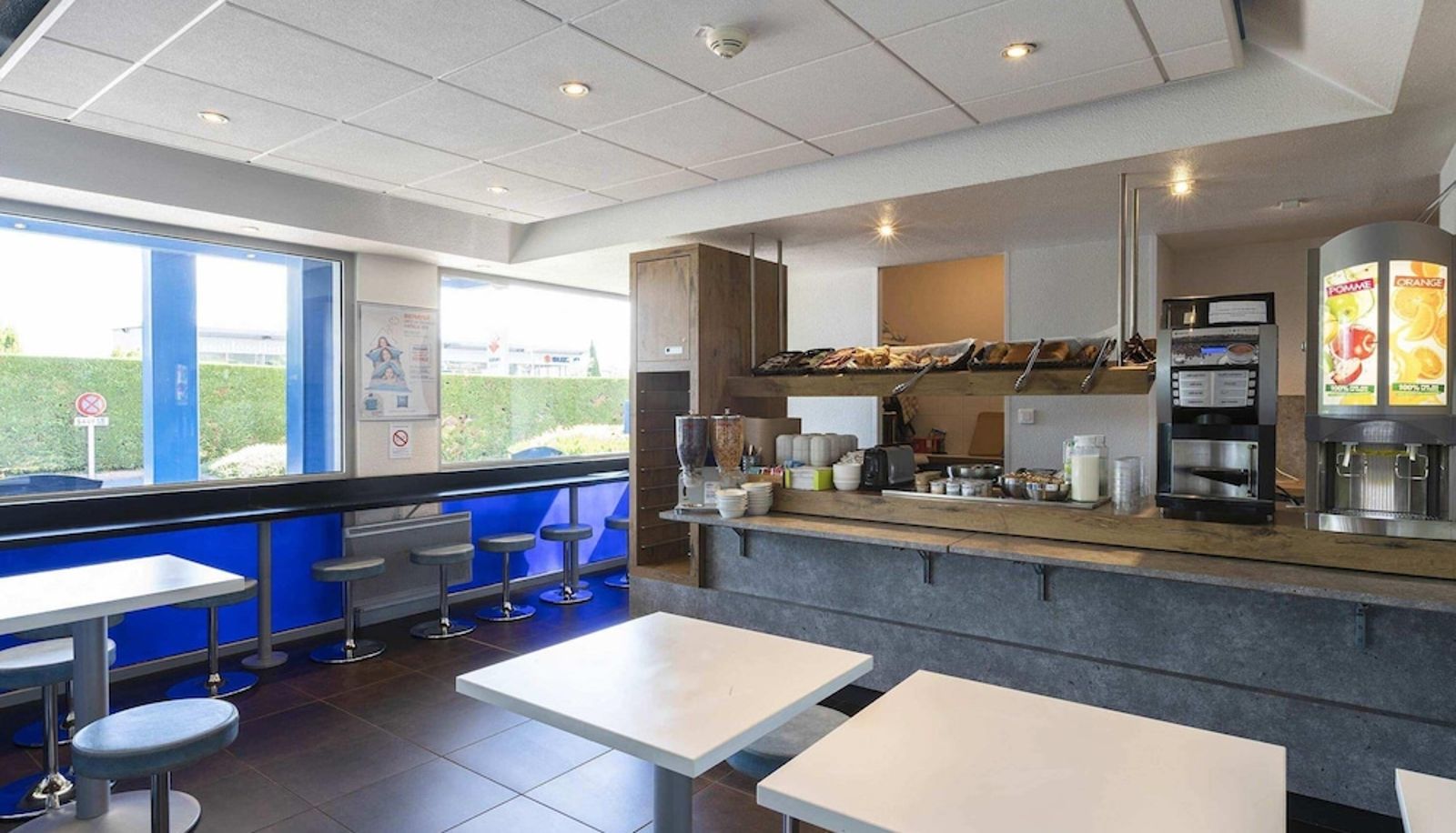Sala de desayunos - ibis budget Vichy