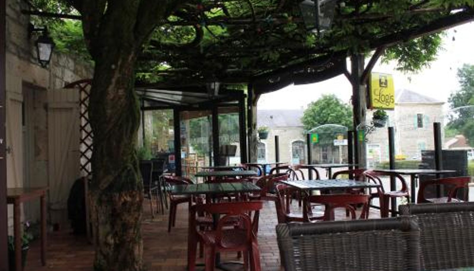 Info - Logis Hotels- Auberge de la Tour - Hôtel et restaurant