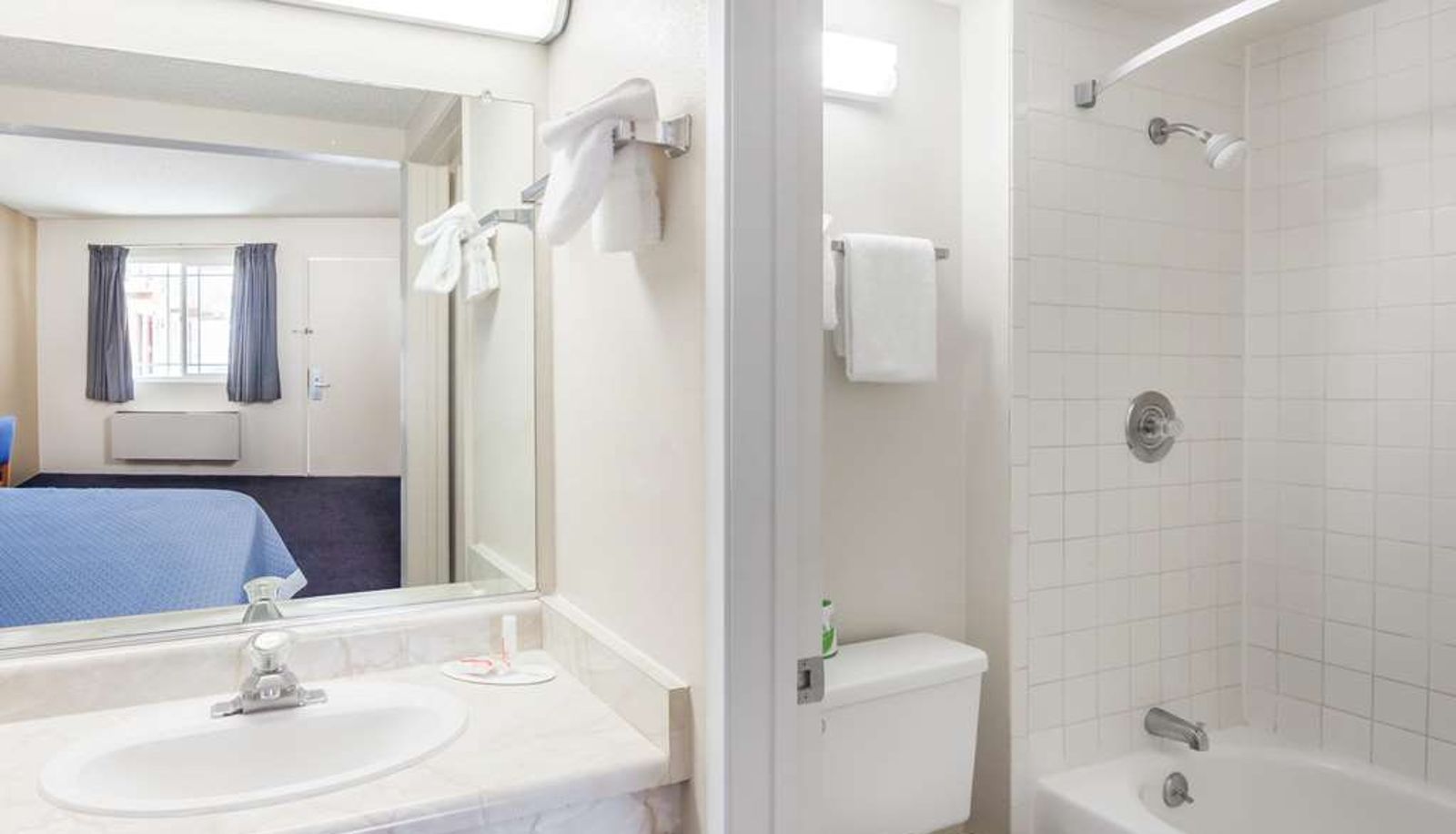 Zimmer - Days Inn by Wyndham Barstow