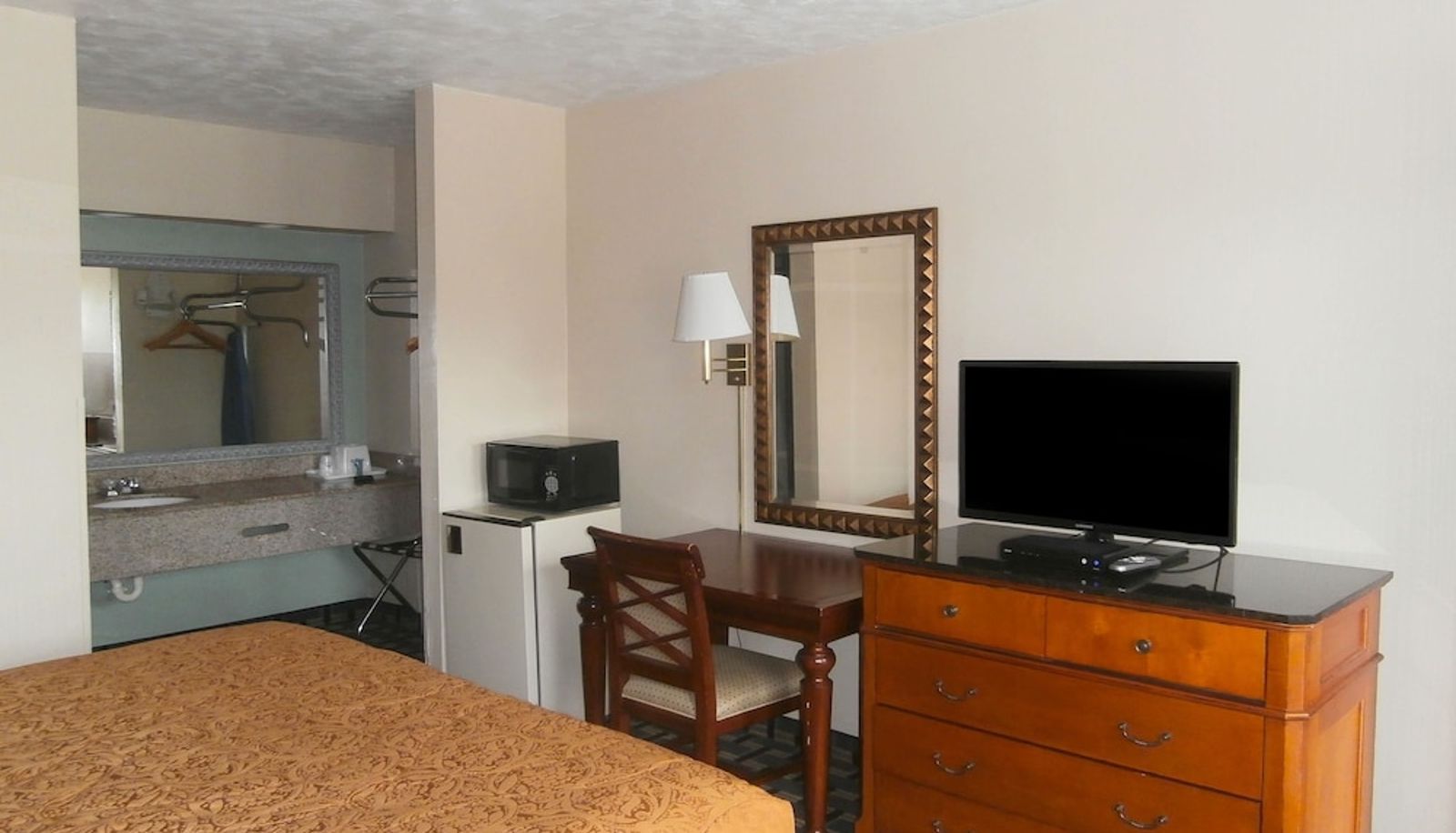 Standard room - Americas Best Value Inn Augusta S