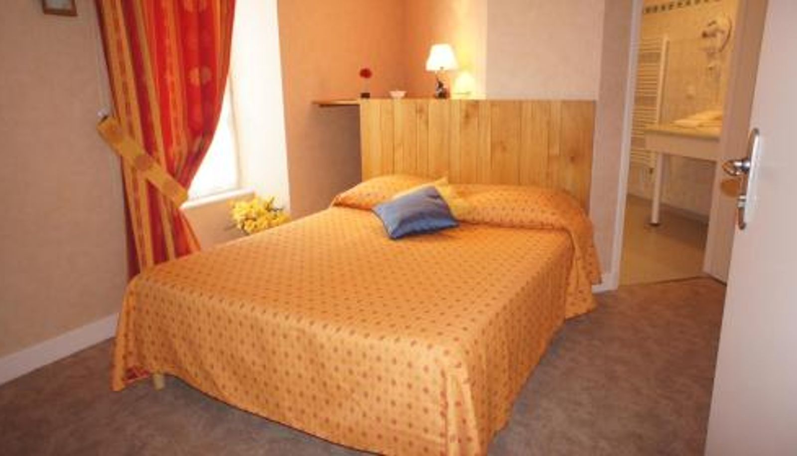 Room - Auberge De Raulhac