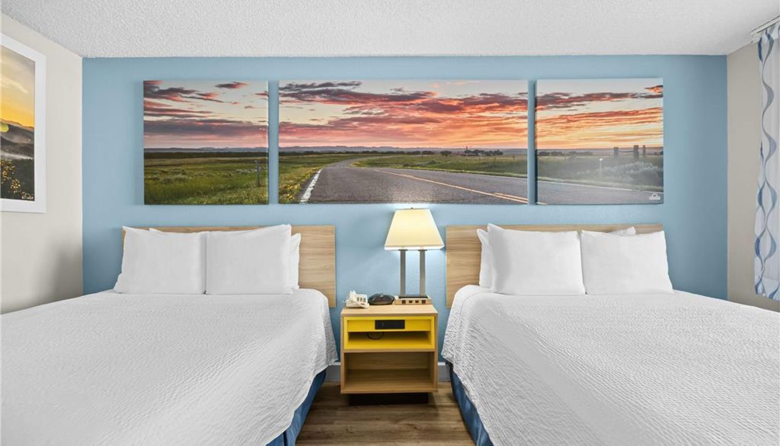 Zimmer - Days Inn by Wyndham Lost Hills