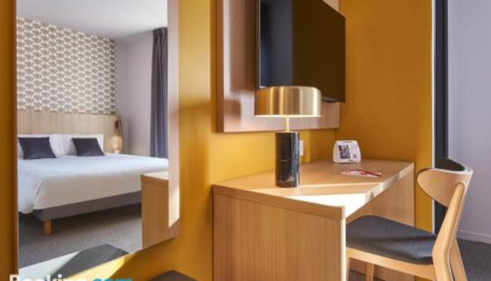 Room - Puy-Guillaume  Hôtel Larivaut The Originals Boutique
