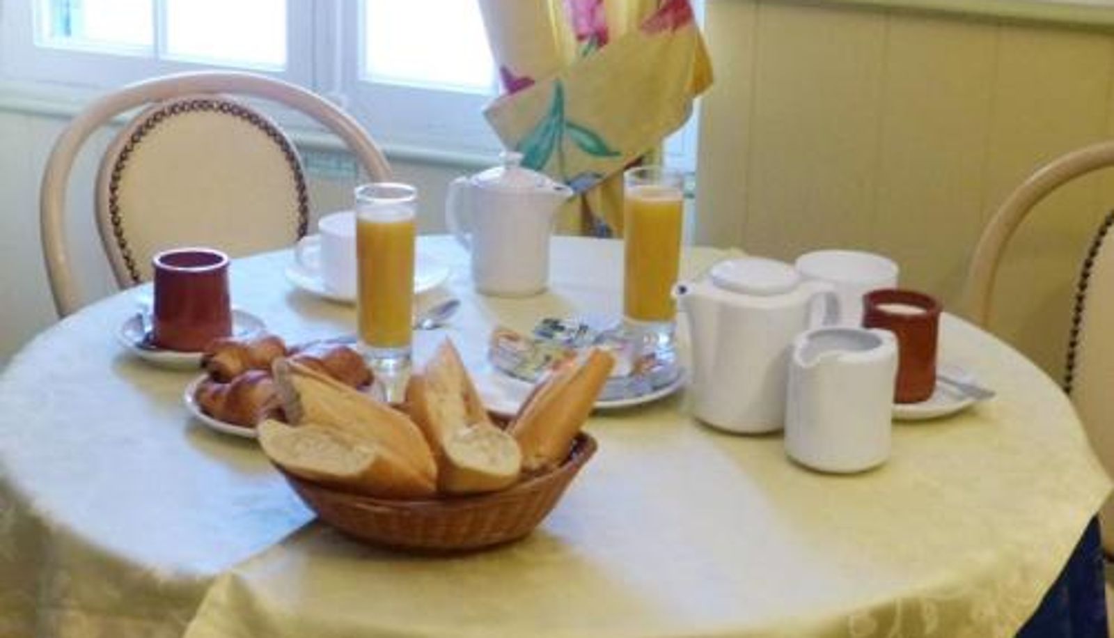 Sala prima colazione all'interno del ristorante - Hôtel Restaurant le Provence