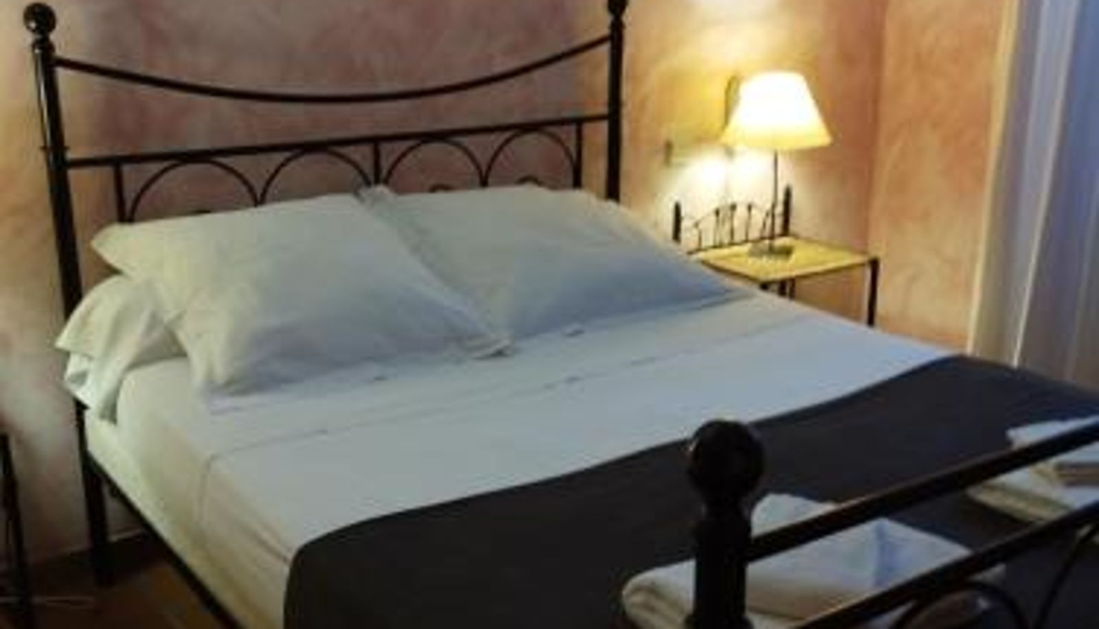 Room - Logis Hotel Restaurant L'Esquielle