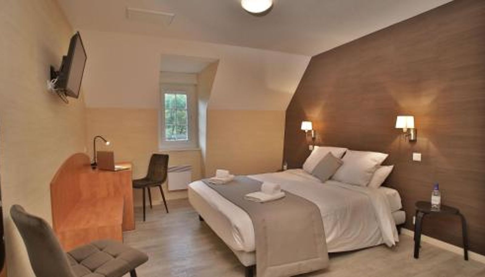 Kamer - LOGIS HOTEL L'HÔTEL DES BAINS - Salles-la-Source
