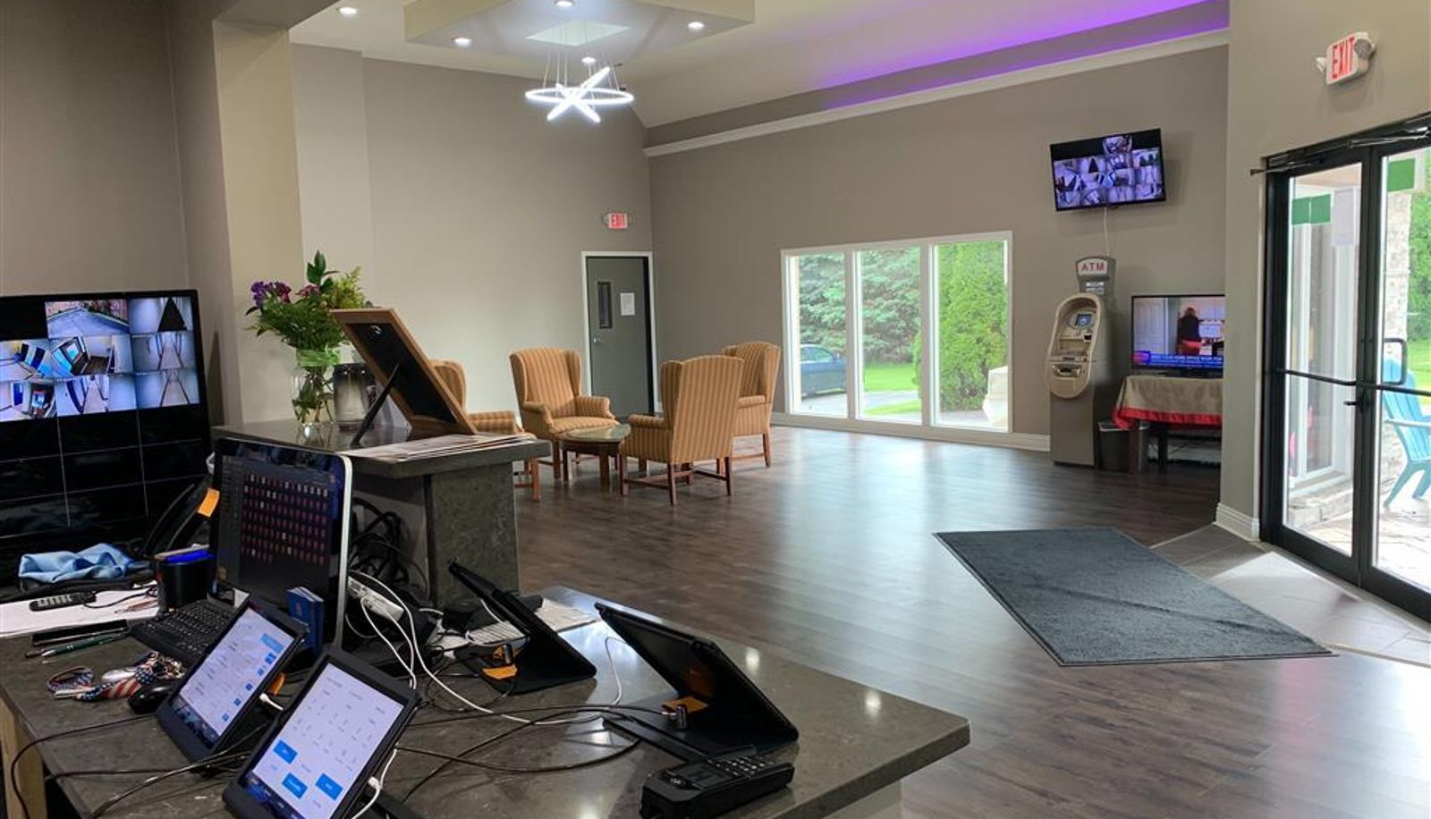 Hall - IL Studio 6 Rockford