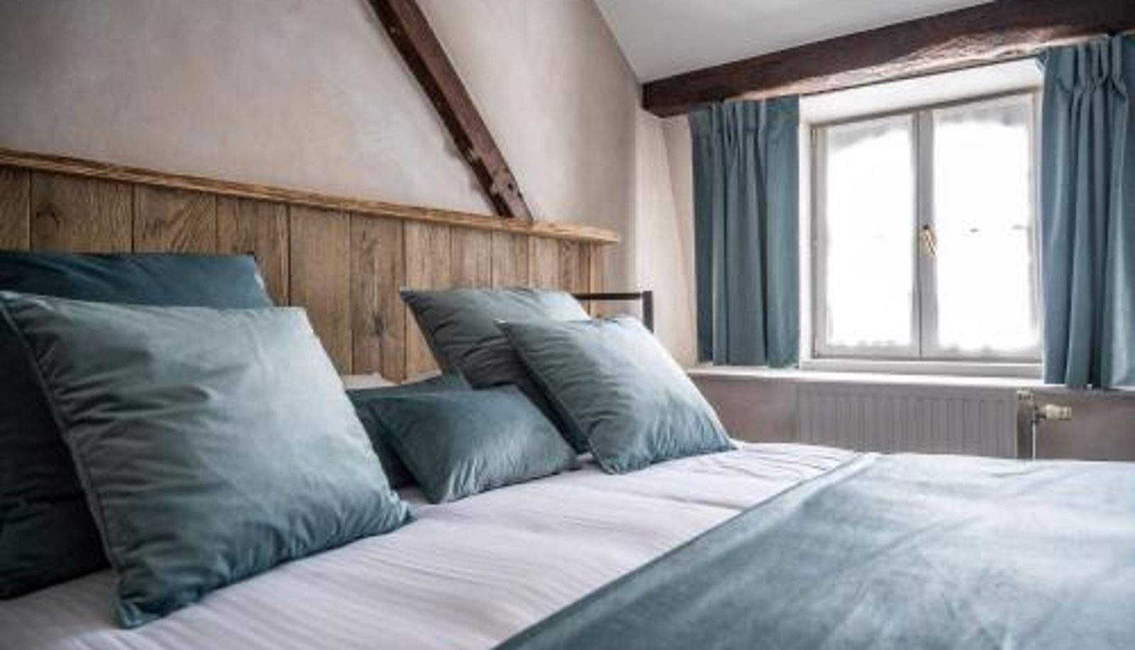 Información - Hotel LEA - Maison Caerdinael