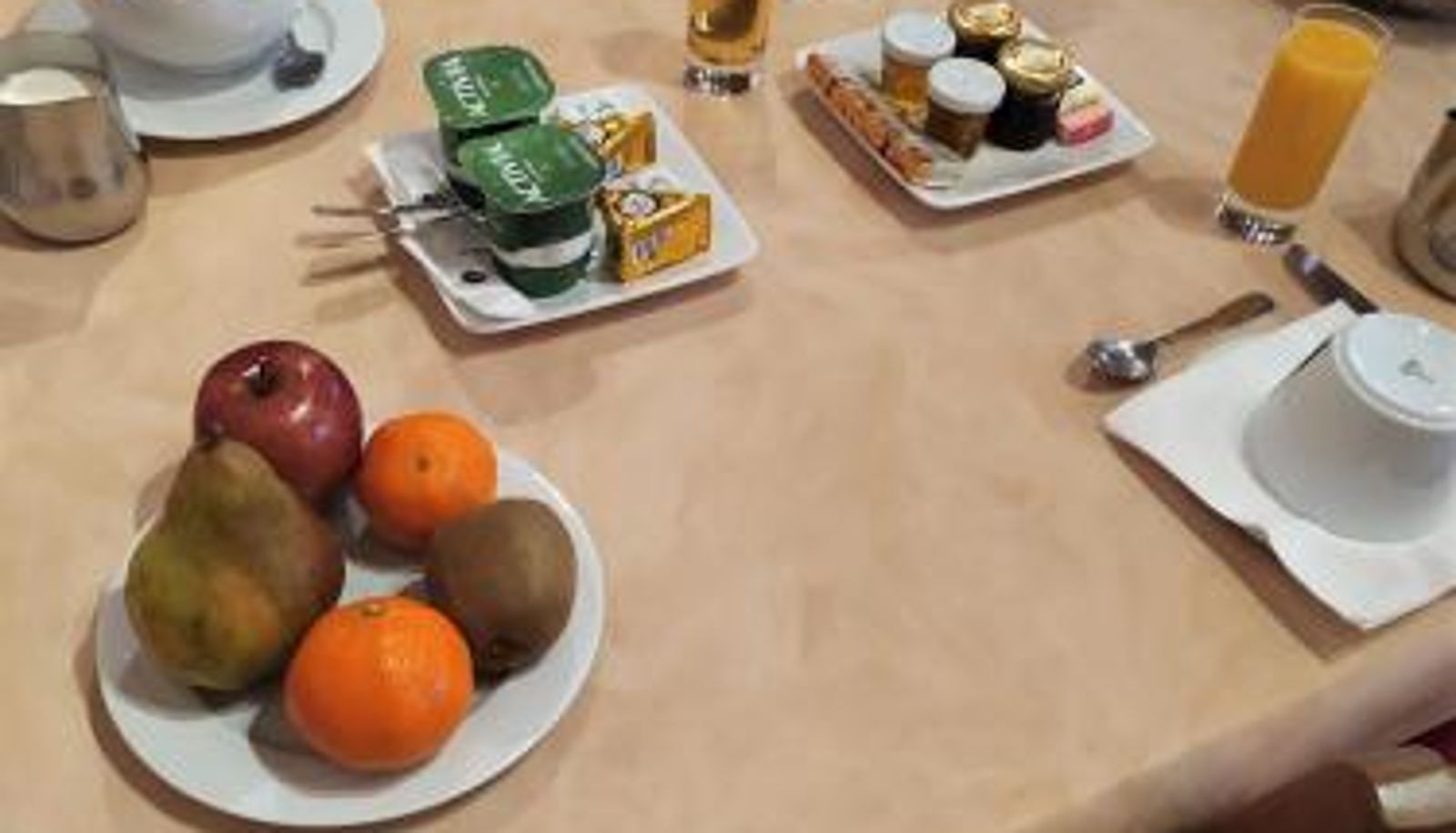 Frühstücksraum innerhalb des Restaurants - L'Escale de Die