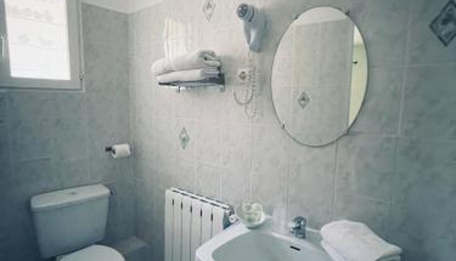 Badkamer - Hôtel Le Moulin D'Olt