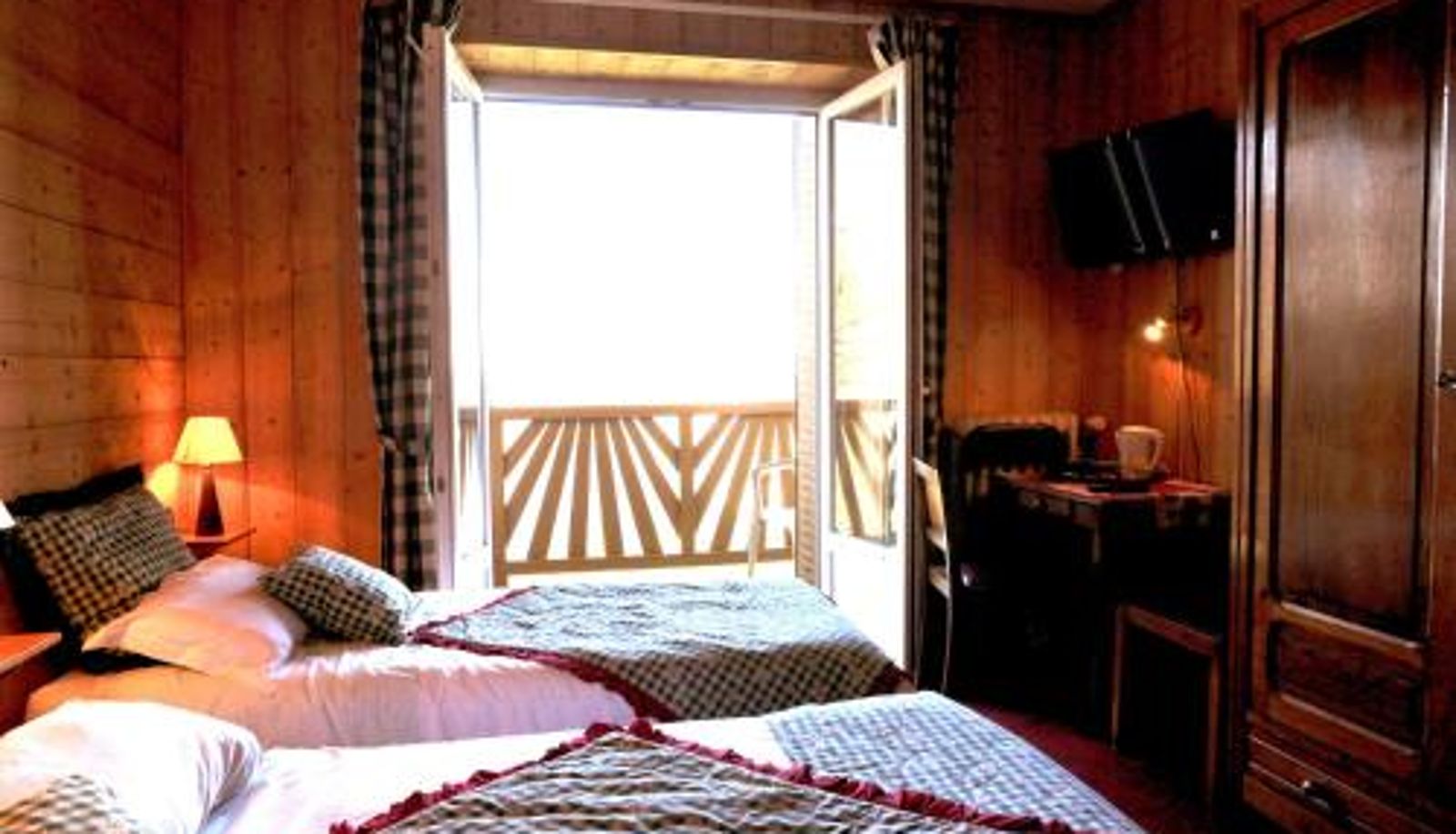 Zimmer - Belvédère Relais Motos