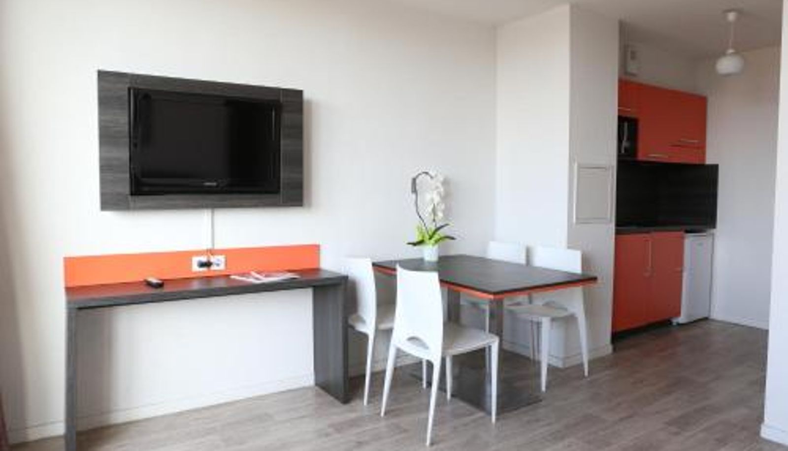 Apartment - Adonis Paris Sud