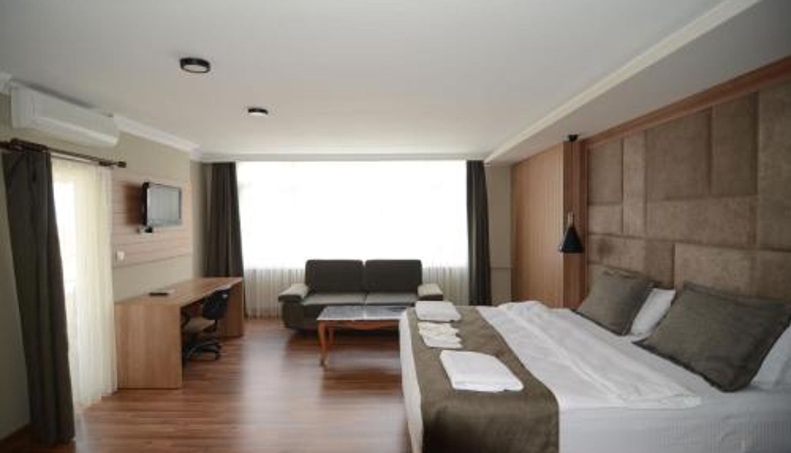 Room - Nova Suite Residence