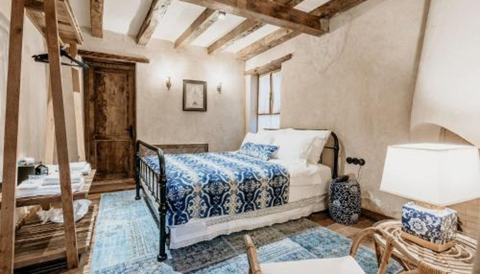 Camera - Kassandra Heritage