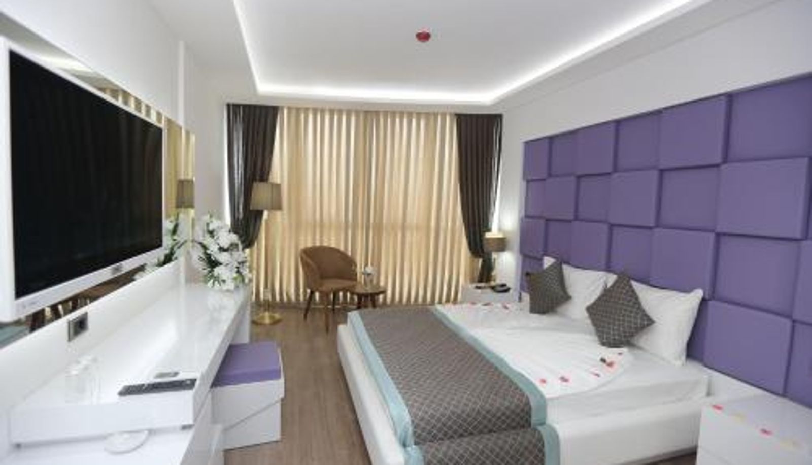 Info - Elips Royal Hotel & SPA