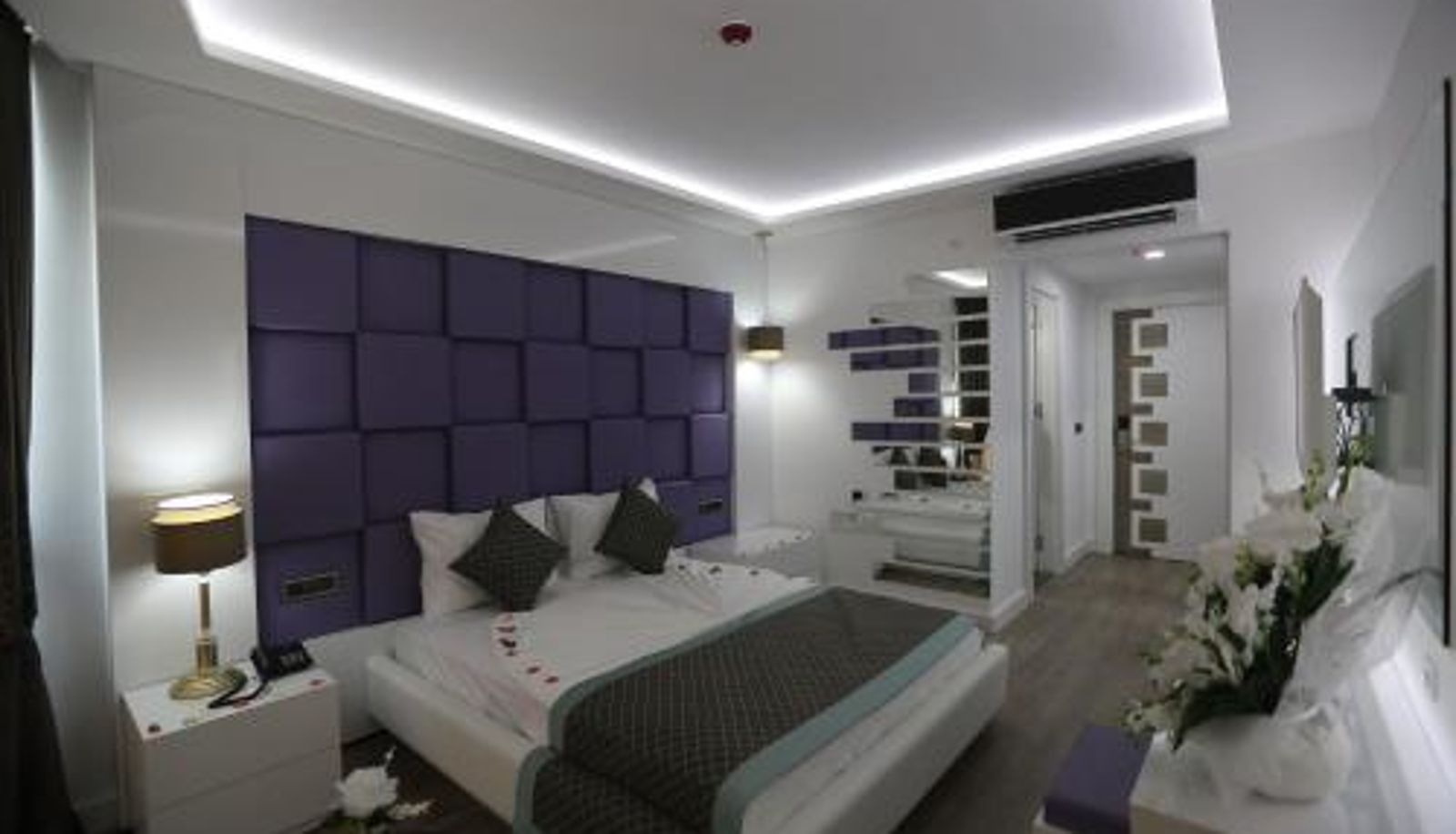 Info - Elips Royal Hotel & SPA